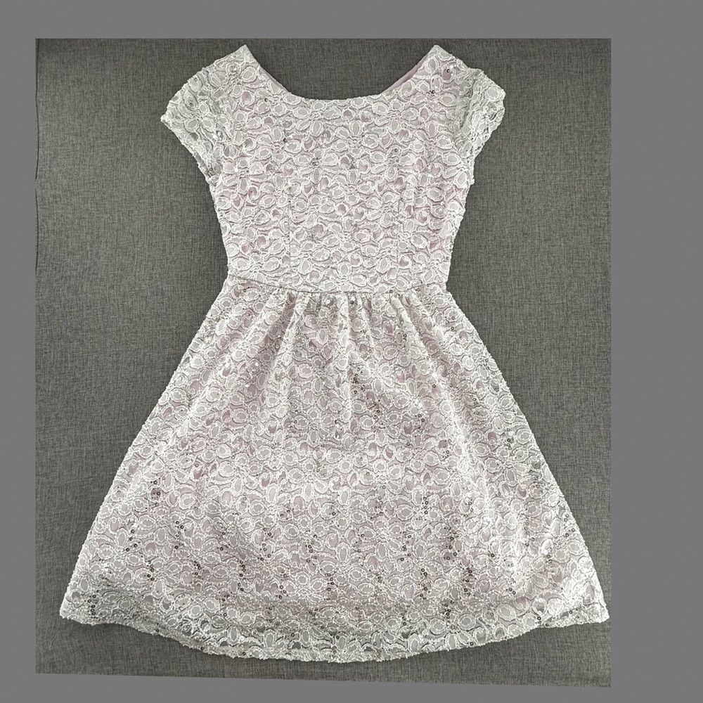 Roz & Ali Fit‎ & Flare Party/ Evening Dress Short Sleeves Lavender Lining Off Wh